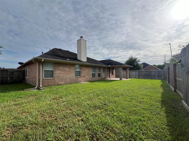 7707 Misty Lake Lane, Pearland, TX 77581