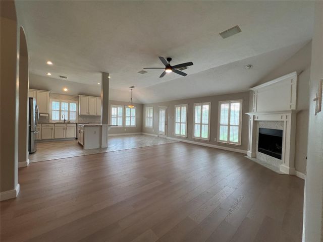 7707 Misty Lake Lane, Pearland, TX 77581