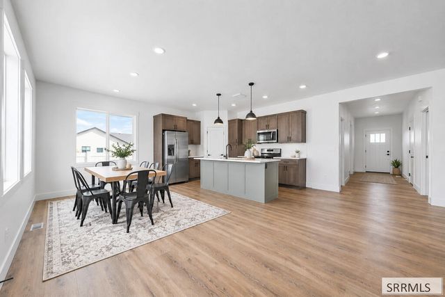 314 Poppy St, Sugar City, ID 83448