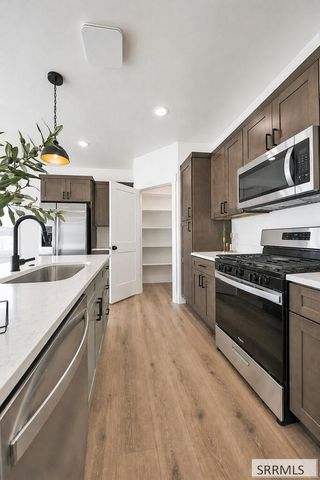 314 Poppy St, Sugar City, ID 83448