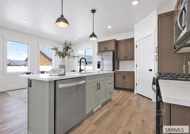 314 Poppy St, Sugar City, ID 83448