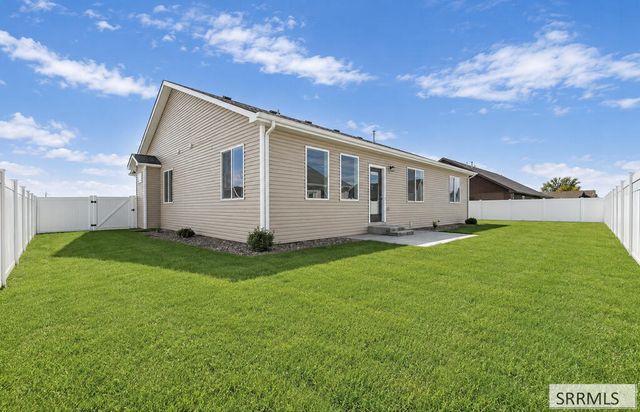 314 Poppy St, Sugar City, ID 83448