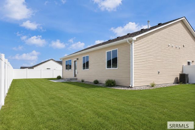 314 Poppy St, Sugar City, ID 83448