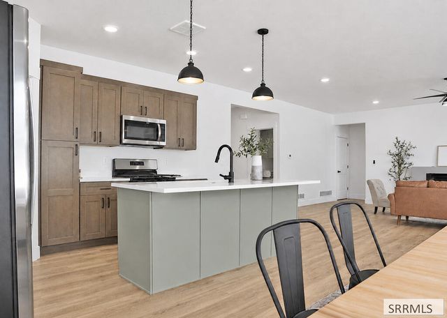 314 Poppy St, Sugar City, ID 83448