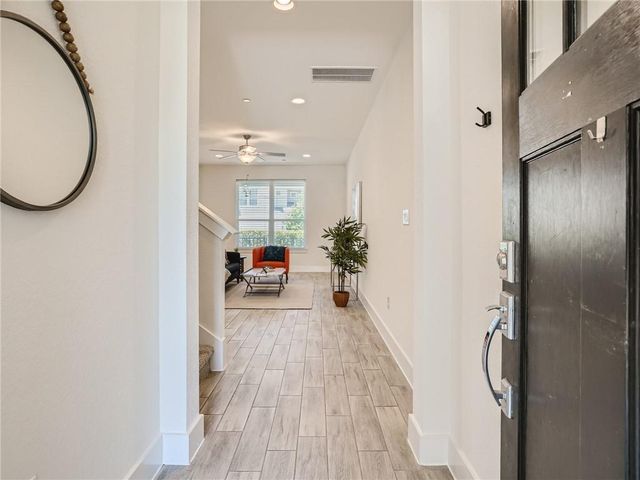 1802 Roseburg DR, Austin, TX 78754