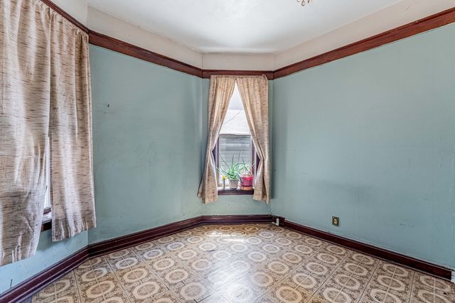 1627 N Kedzie Avenue, Chicago, IL 60647