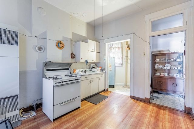 1627 N Kedzie Avenue, Chicago, IL 60647