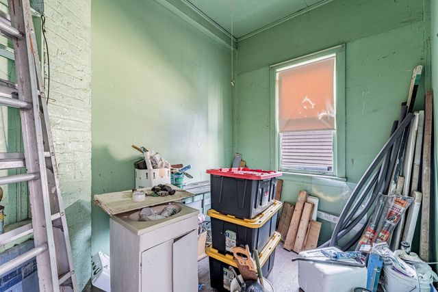 1627 N Kedzie Avenue, Chicago, IL 60647