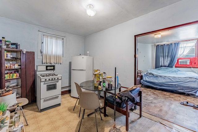 1627 N Kedzie Avenue, Chicago, IL 60647