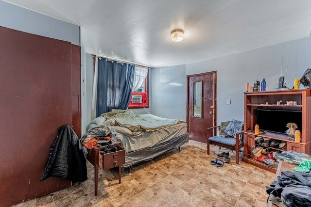 1627 N Kedzie Avenue, Chicago, IL 60647
