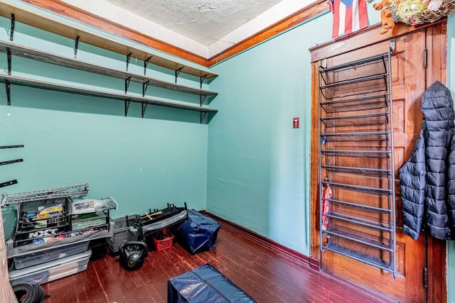 1627 N Kedzie Avenue, Chicago, IL 60647