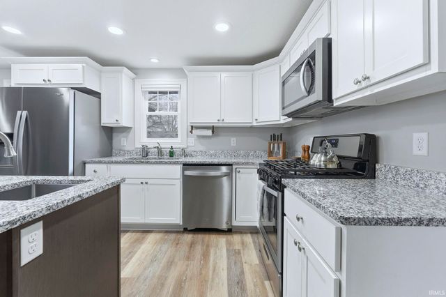 241 Twillo Run Drive, New Haven, IN 46774