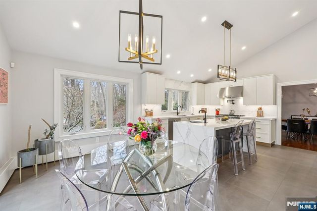 26 Bayberry Drive, Saddle River, NJ 07458
