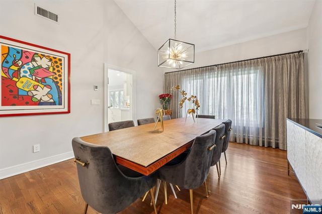 26 Bayberry Drive, Saddle River, NJ 07458