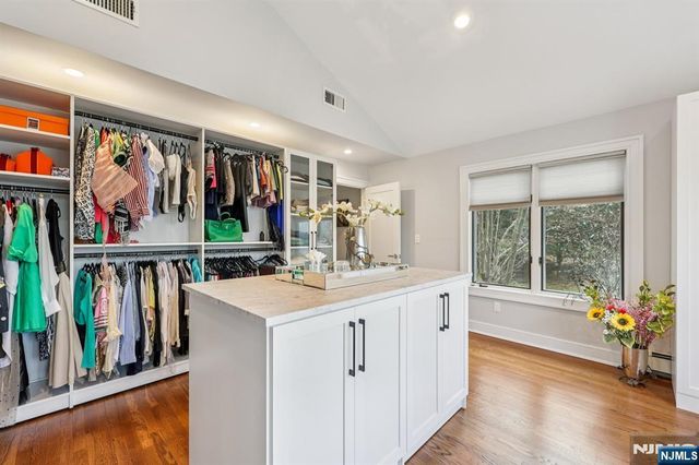 26 Bayberry Drive, Saddle River, NJ 07458