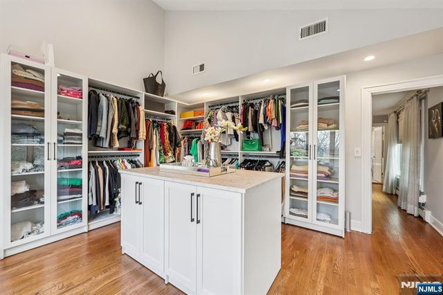26 Bayberry Drive, Saddle River, NJ 07458