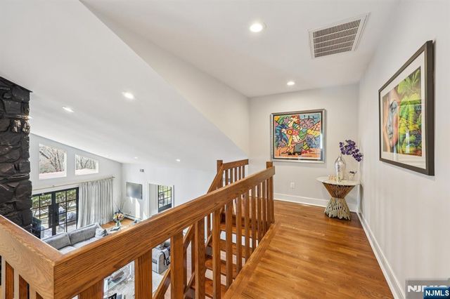 26 Bayberry Drive, Saddle River, NJ 07458