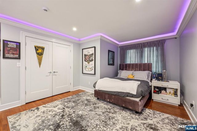 26 Bayberry Drive, Saddle River, NJ 07458
