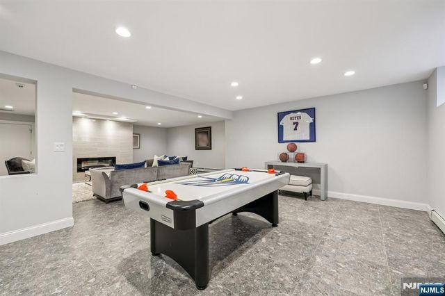 26 Bayberry Drive, Saddle River, NJ 07458