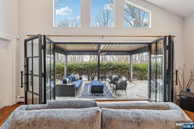26 Bayberry Drive, Saddle River, NJ 07458