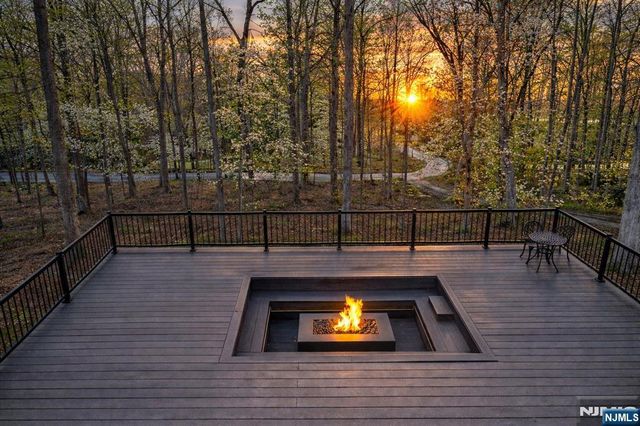 26 Bayberry Drive, Saddle River, NJ 07458