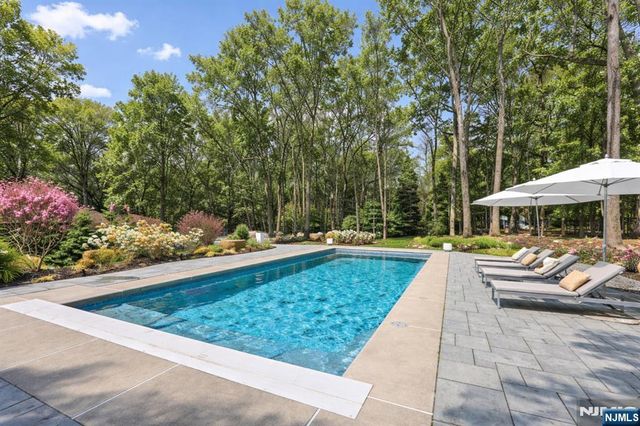 26 Bayberry Drive, Saddle River, NJ 07458