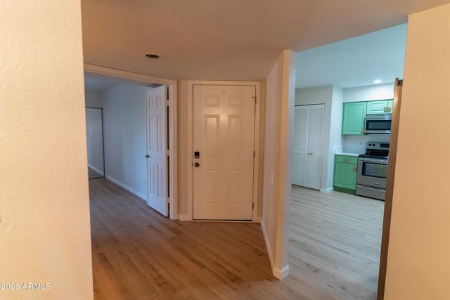 9450 N 94TH Place 214, Scottsdale, AZ 85258