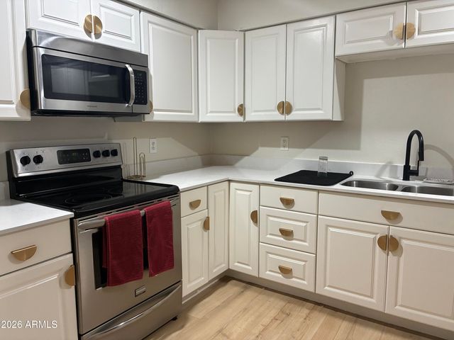 9450 N 94TH Place 214, Scottsdale, AZ 85258