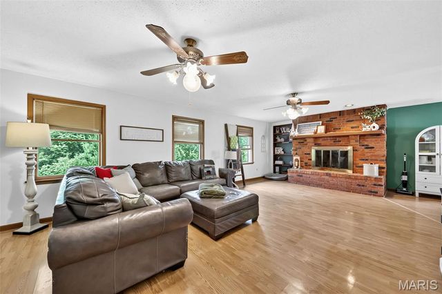 70 Hartley Lane, Elsberry, MO 63343