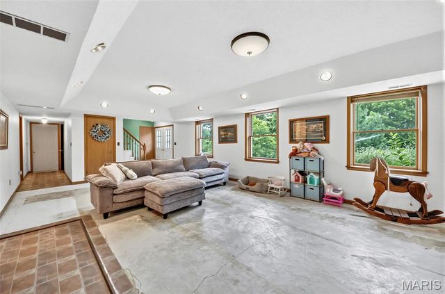 70 Hartley Lane, Elsberry, MO 63343