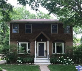 953 Clay Court, Deerfield, IL 60015