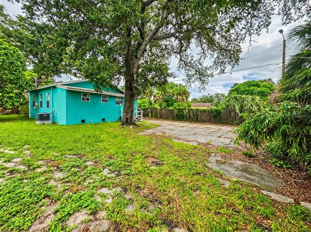 905 NICHOLSON STREET, Clearwater, FL 33755