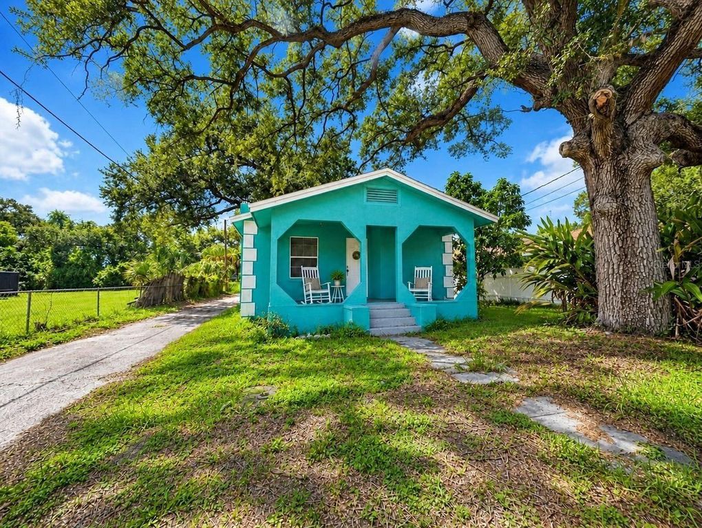 905 NICHOLSON STREET, Clearwater, FL 33755