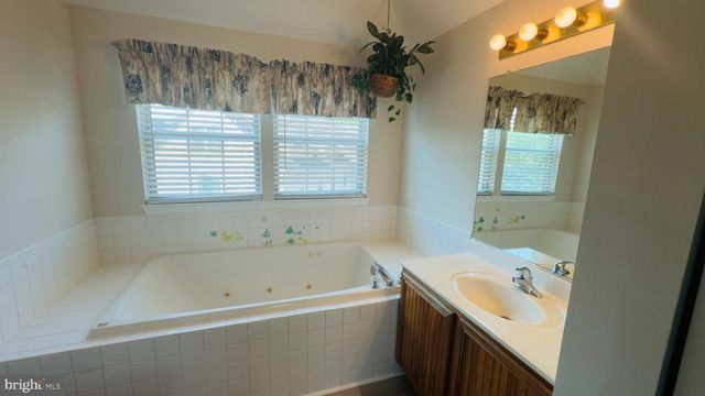 6615 BUSKIN LN, Glen Burnie, MD 21060