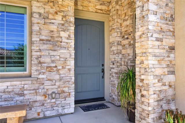 11748 Ambling Way, Corona, CA 92883