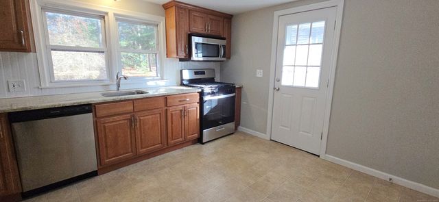 14 West Forrest Drive, Enfield, CT 06082