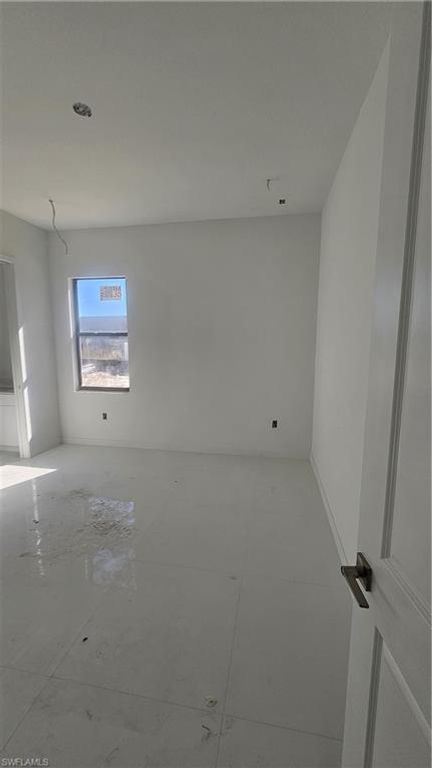 Image 7 of property listing at 1900 NW 18th ST, Cape Coral, FL 33993