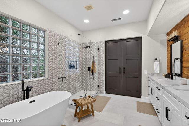 6018 E SMOKEHOUSE Trail, Scottsdale, AZ 85266