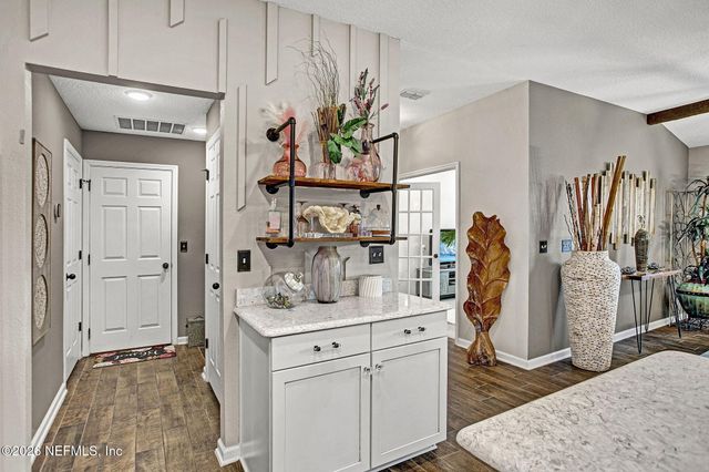 13888 HARLOWTON Avenue, Jacksonville, FL 32256