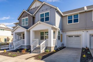 1962 Las Ventanas Dr, Santa Rosa, CA 95407