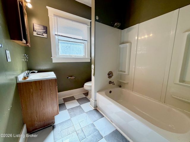 1768 W Hill St, Louisville, KY 40210