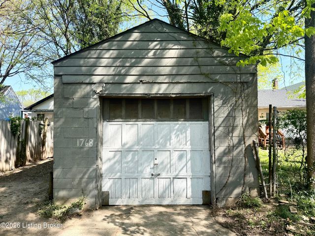 1768 W Hill St, Louisville, KY 40210