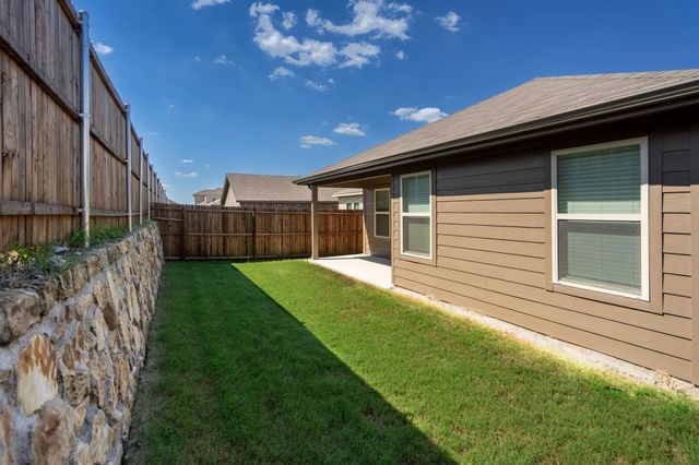 808 Hay Loft Lane, Royse City, TX 75189