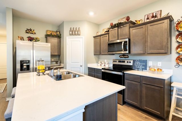 808 Hay Loft Lane, Royse City, TX 75189