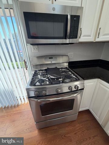 2214 JENSEN PL, Herndon, VA 20170