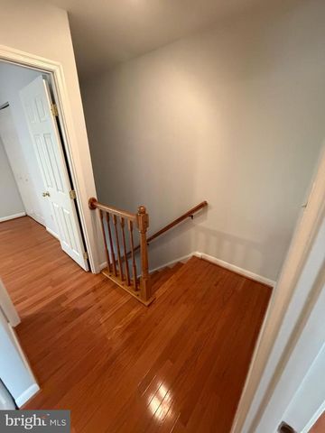 2214 JENSEN PL, Herndon, VA 20170
