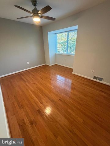 2214 JENSEN PL, Herndon, VA 20170