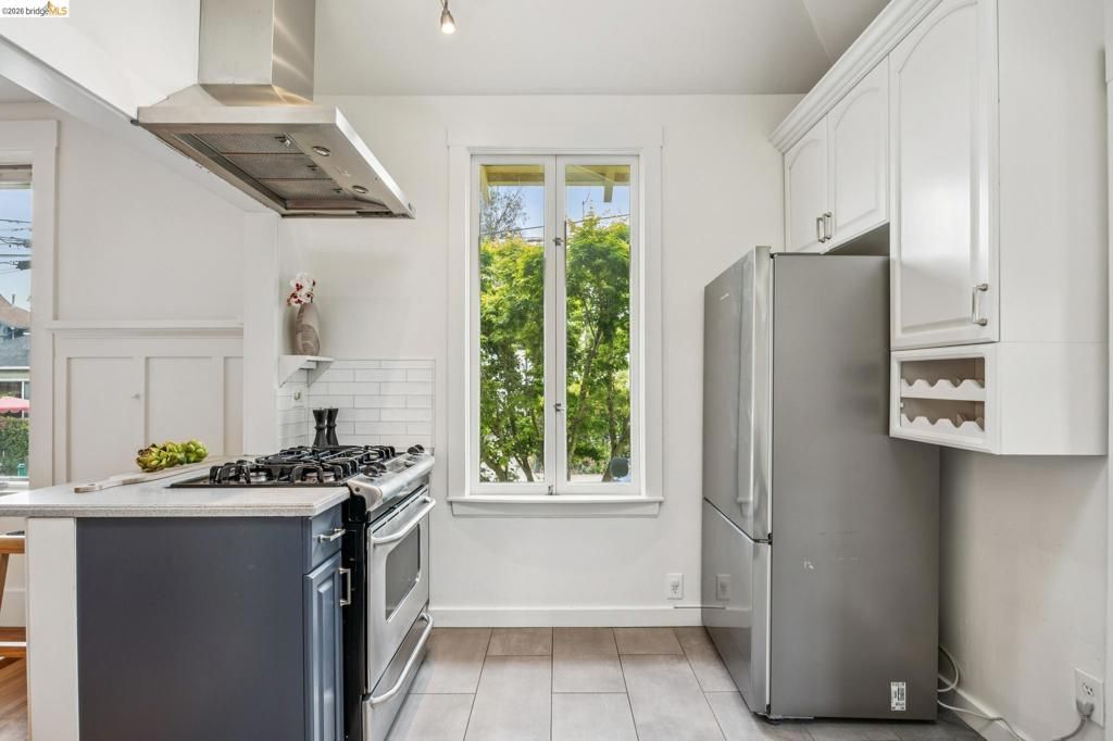 Image 17 of property listing at 4720 Salem St, Emeryville, CA 94608