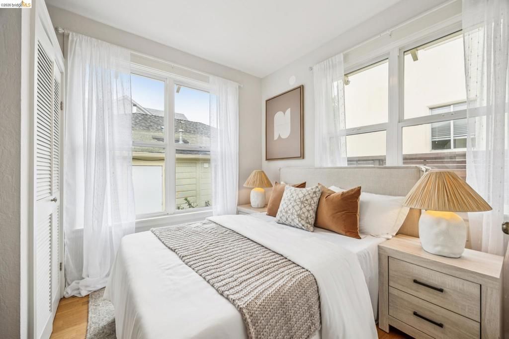 Image 24 of property listing at 4720 Salem St, Emeryville, CA 94608