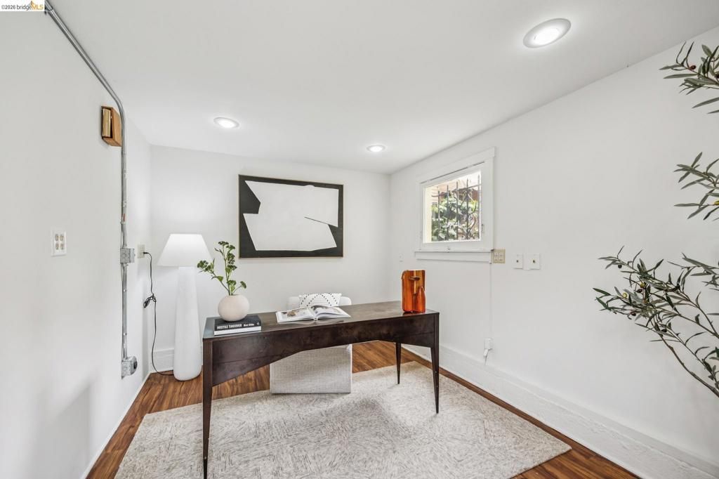 Image 29 of property listing at 4720 Salem St, Emeryville, CA 94608
